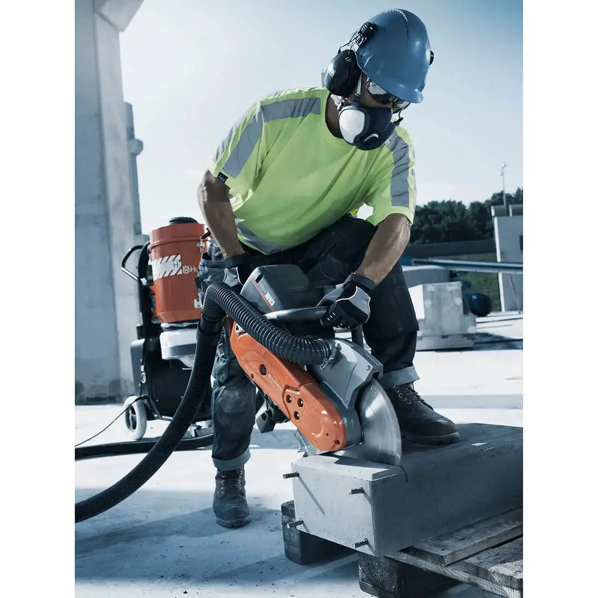 Husqvarna K770 VAC Cut-Off Saw for Concrete Cutting