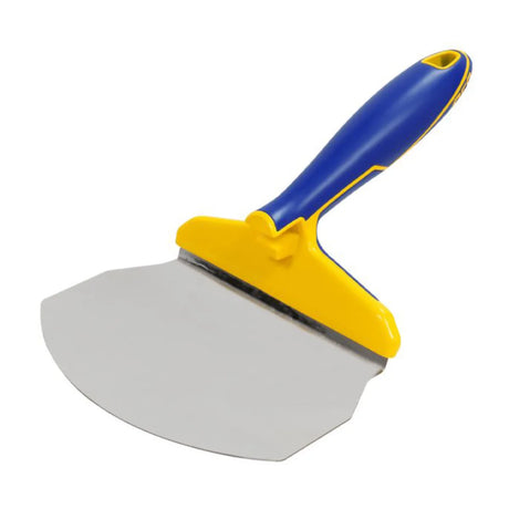 Curved blade scoop